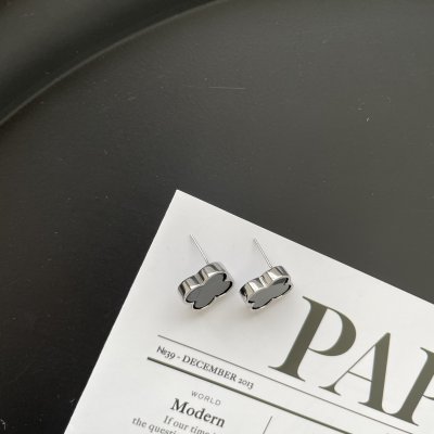 картинка Серьги  "Black clover"