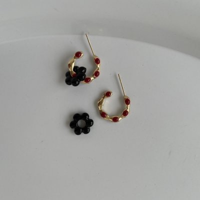 картинка Серьги "Black chamomile"